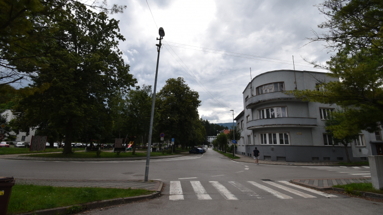 Nadštadardne priestranný 2-izbový byt v úplnom historickom centre Ružomberka